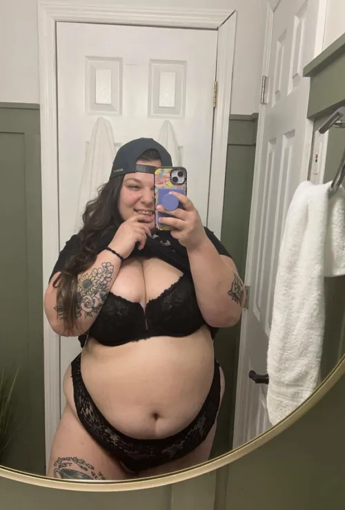 Thumbnail Saltytothegrave's Alluring Description: 'All the Boobs, Belly & Thighs' in a Chubby Read