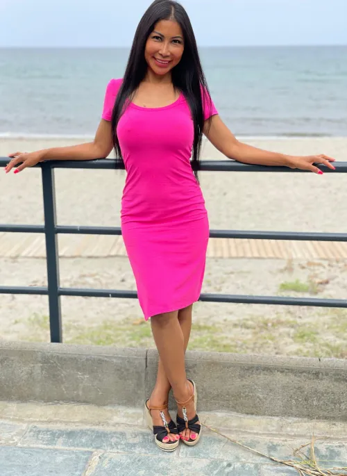 Thumbnail Dreaming of a Date Night Look: Unveiling bustyxqueen's Tight Dress Fashion
