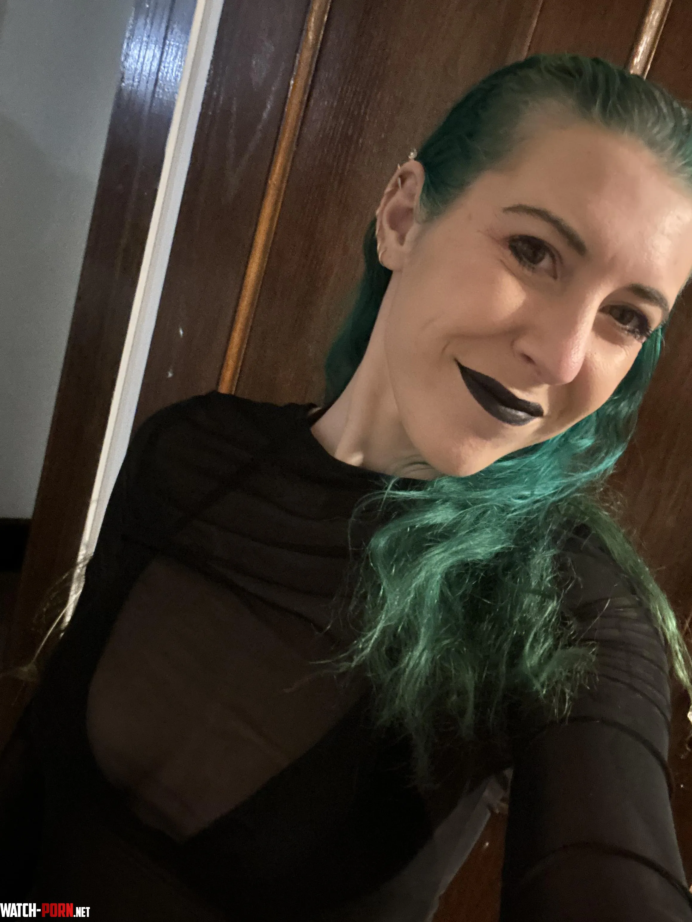 Gothic cleavage by sirenskiss3