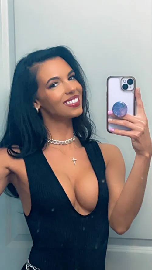 Thumbnail Stepping Out with Style: MirrorSelfie Moments | thesweetestebaby