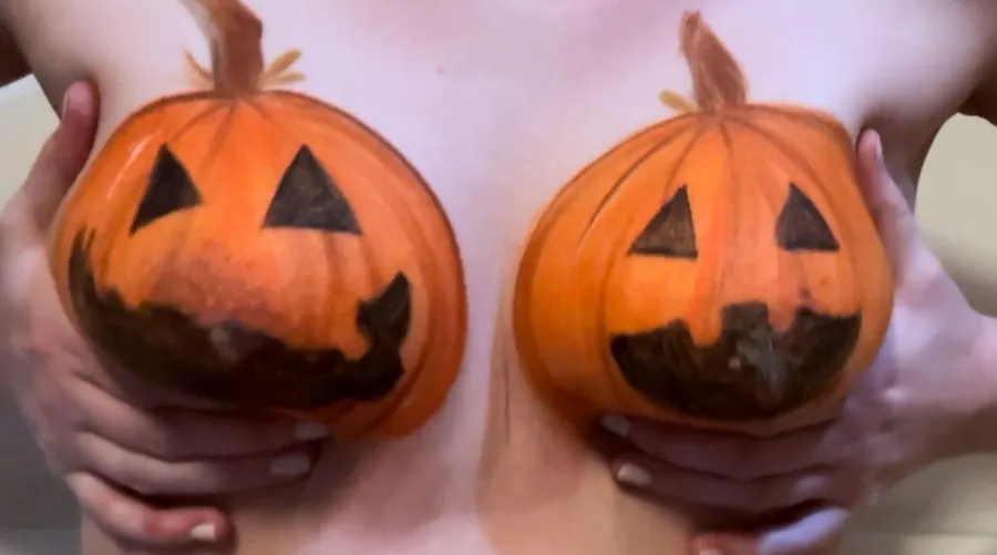 Thumbnail Crafting Jack-o'-Lanterns with artsyelly | Boobs
