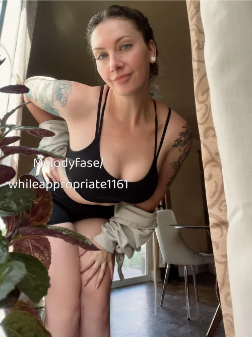 Thumbnail Peeling Off a Sweaty Crop Top After the Gym | Croptopgirls