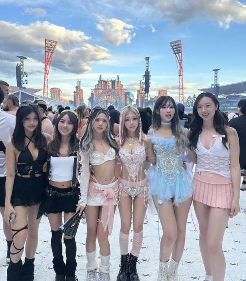 Thumbnail Pick One to Take Home: Your Favorite Choice in Realasians | Bicuriousbeta_