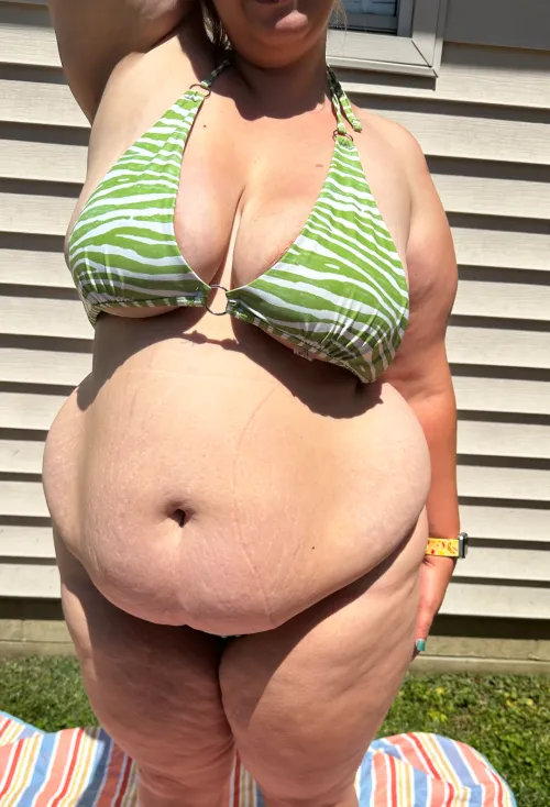 Thumbnail Learning to Love My Curves: A Journey by abigailgray256
