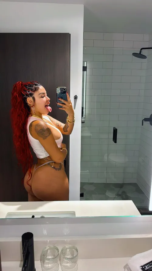 Thumbnail Thick Latinas: Embracing Beauty Standards by yvettediazxo | ThickThighs