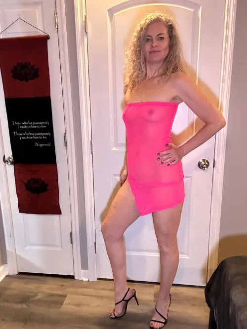 Thumbnail TheNikkiNaughty Embraces 50 with Sexy Confidence | AgedBeauty