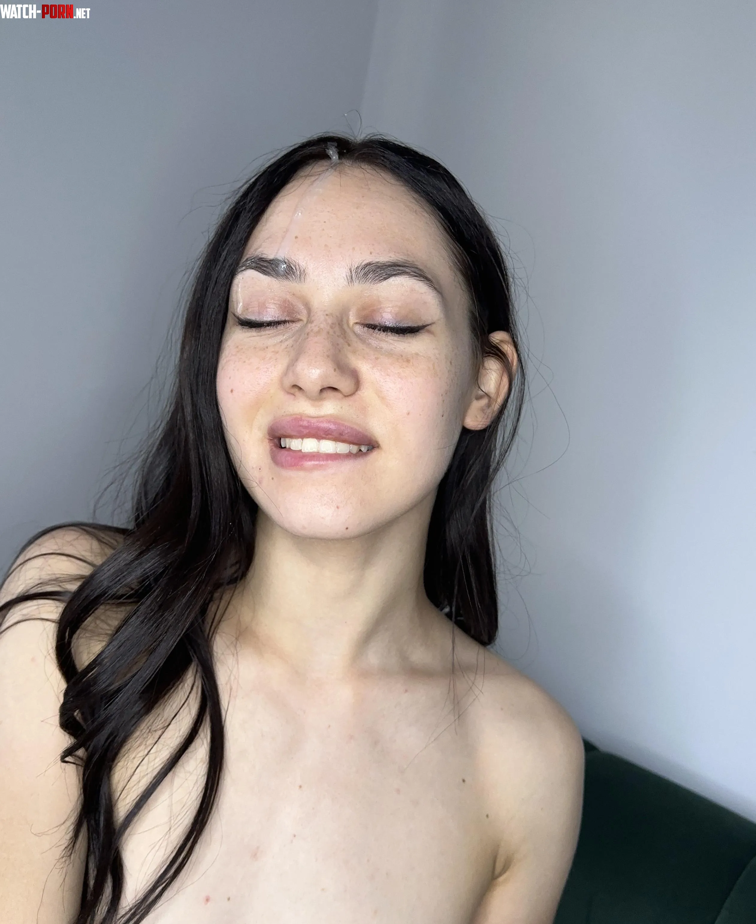 I would look so beautiful with your cum painting my face by meledylove