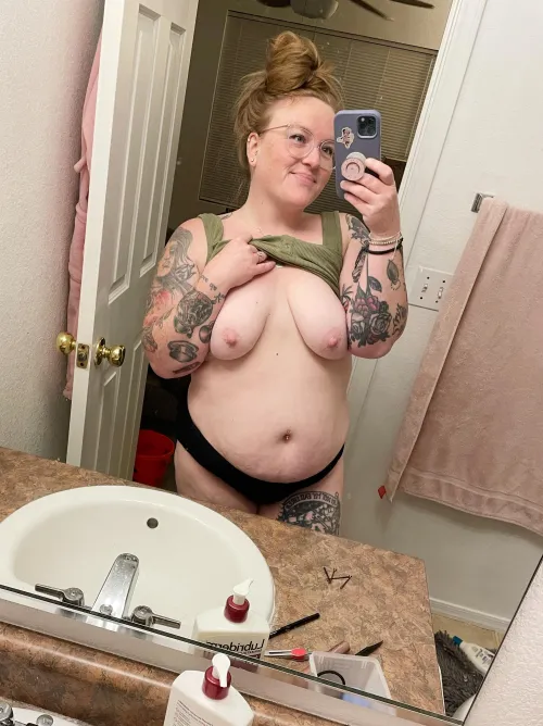 Thumbnail Introducing 'Hi' by OneWrongButtonWife | Chubby Category