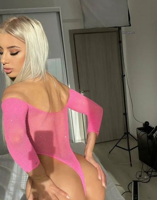 Thumbnail Bbyvannessa Believes Her Ass Was Made for Great Things | bigasses