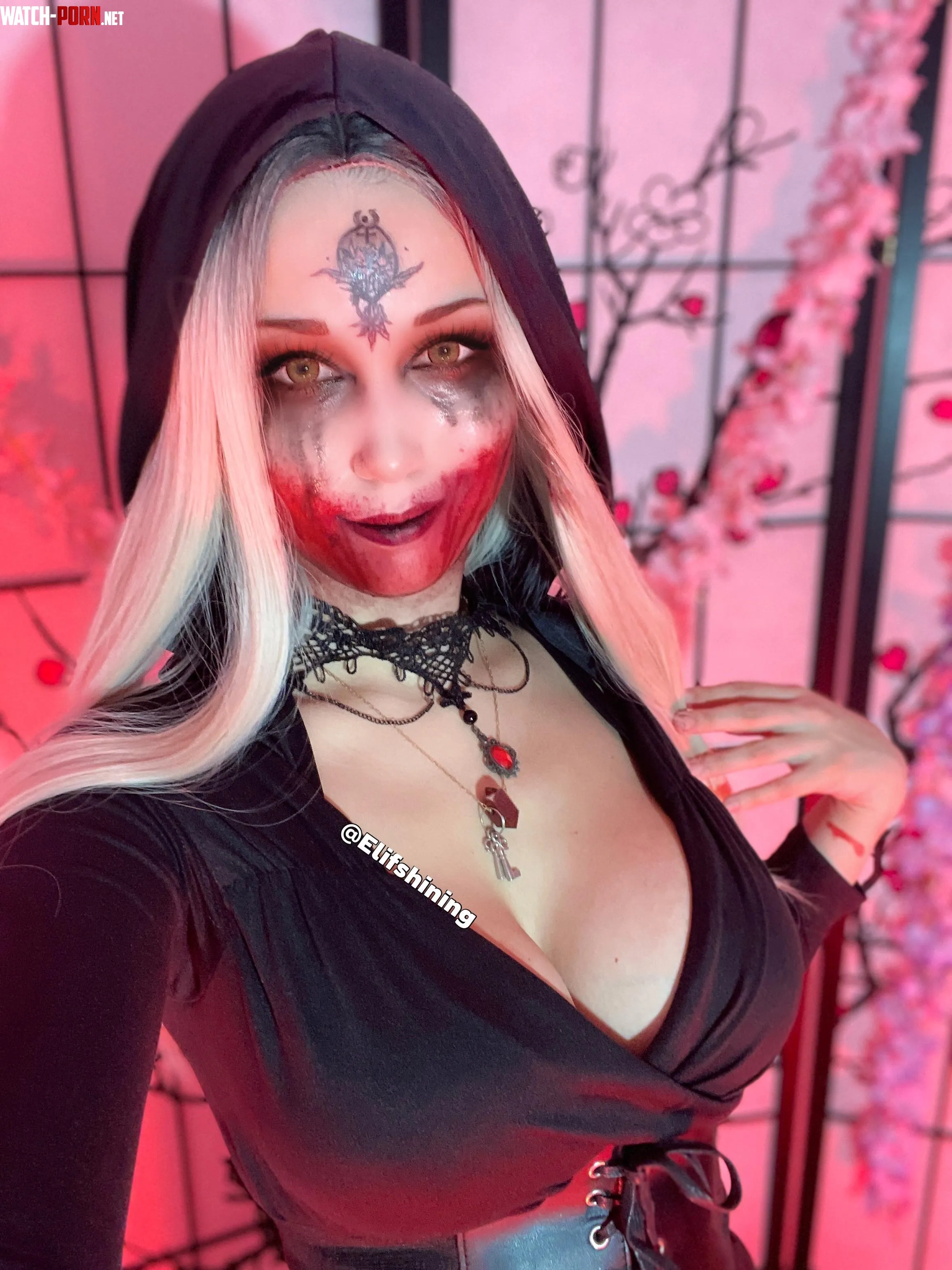 My first Bela dimitrescu cosplay How did I do it by ElifShining