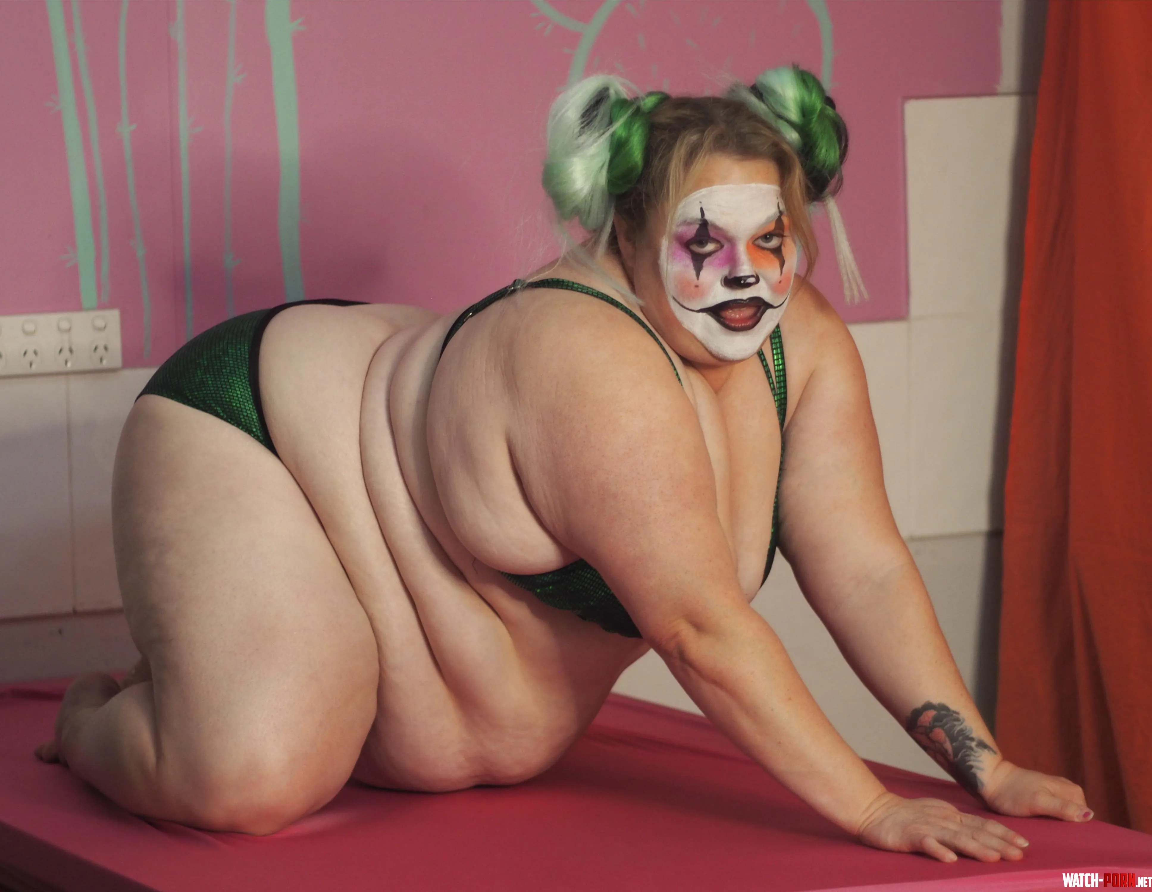 Quit clowning around Sunny  by onlyjaynefan