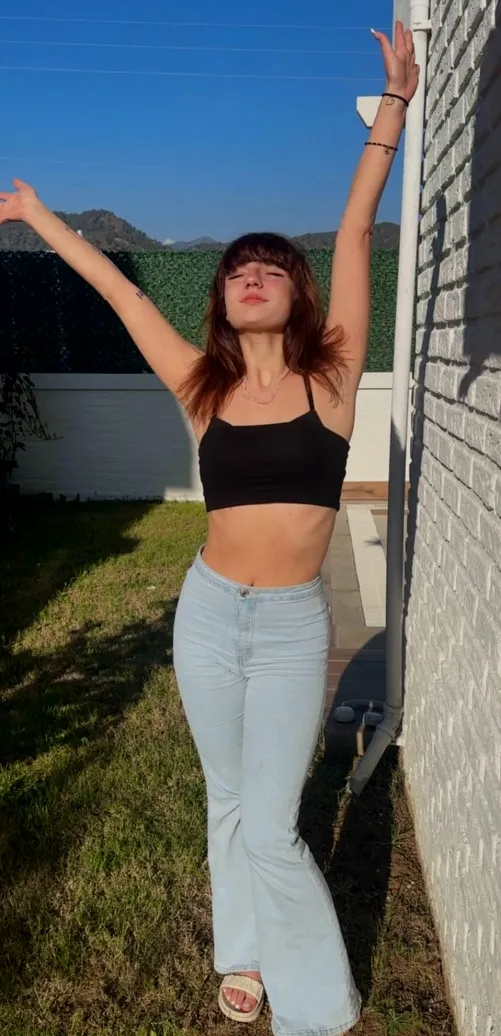 Thumbnail EnchantingBreezex Reflects on Croptop Fashion Choices