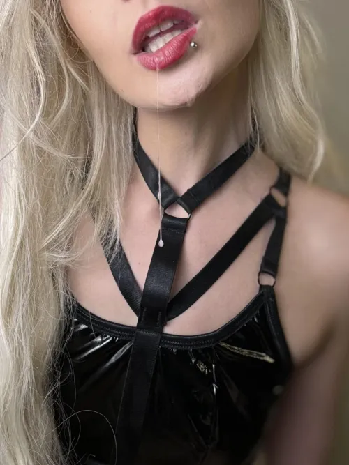 Thumbnail LanaPeaches__ Expresses Admiration for Spit Fetish Enthusiasts