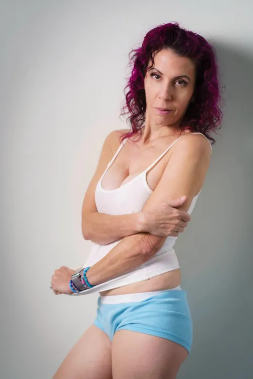 Thumbnail Eternal Youth: The Secrets of Aging Gracefully in obsf