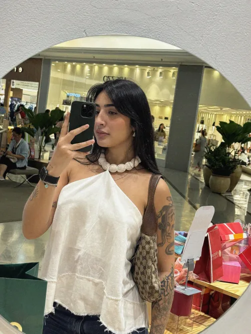 Thumbnail GlitteryLaceTwirl: Debating Class in the Fashion World