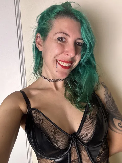 Thumbnail sirenskiss3 Transforms into a 'Sexy Dracula' in the PunkGirls Realm
