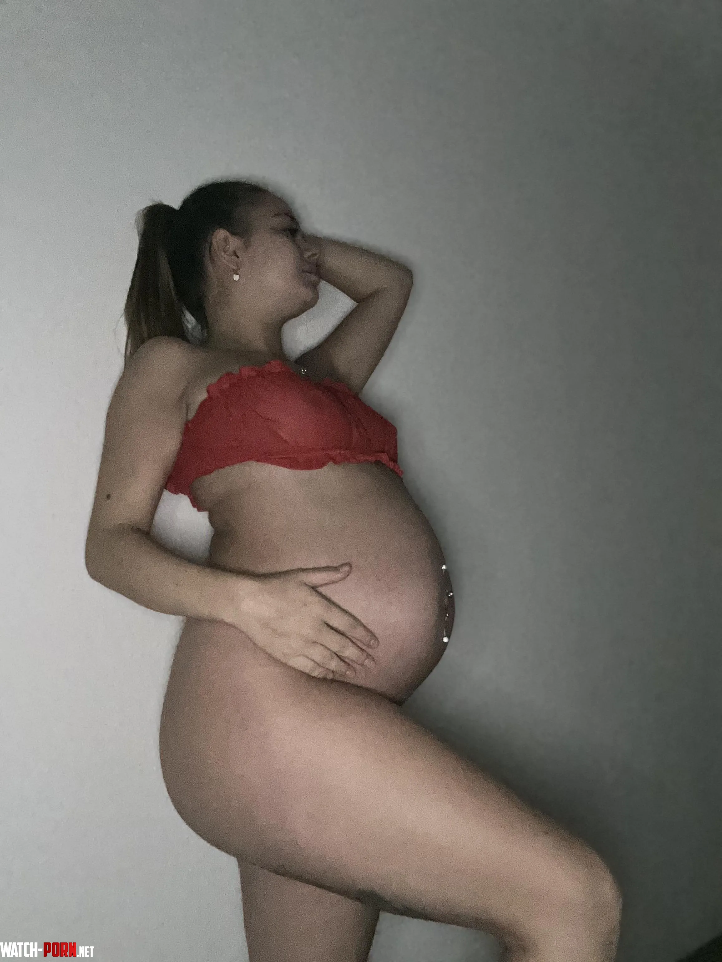 does my pregnant belly turns you on  by JoyfulxEcho