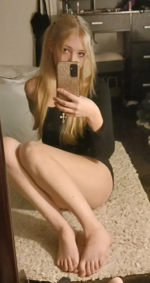 Thumbnail MirrorSelfie Apology: Tiny Body, Big Mess with angelontopofthetree