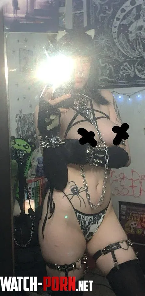 Are you ready for Mommy F by LivingDeadGothh