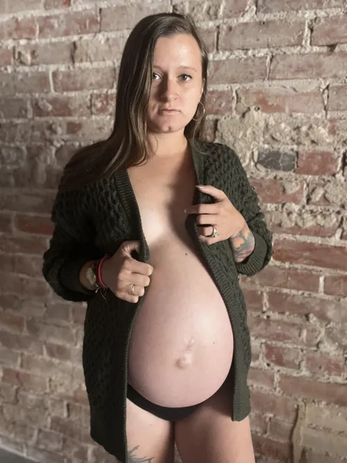 Thumbnail Contemplation: Dating a 27-Year-Old Pregnant Woman by littlesadiespade | PregnantPetite