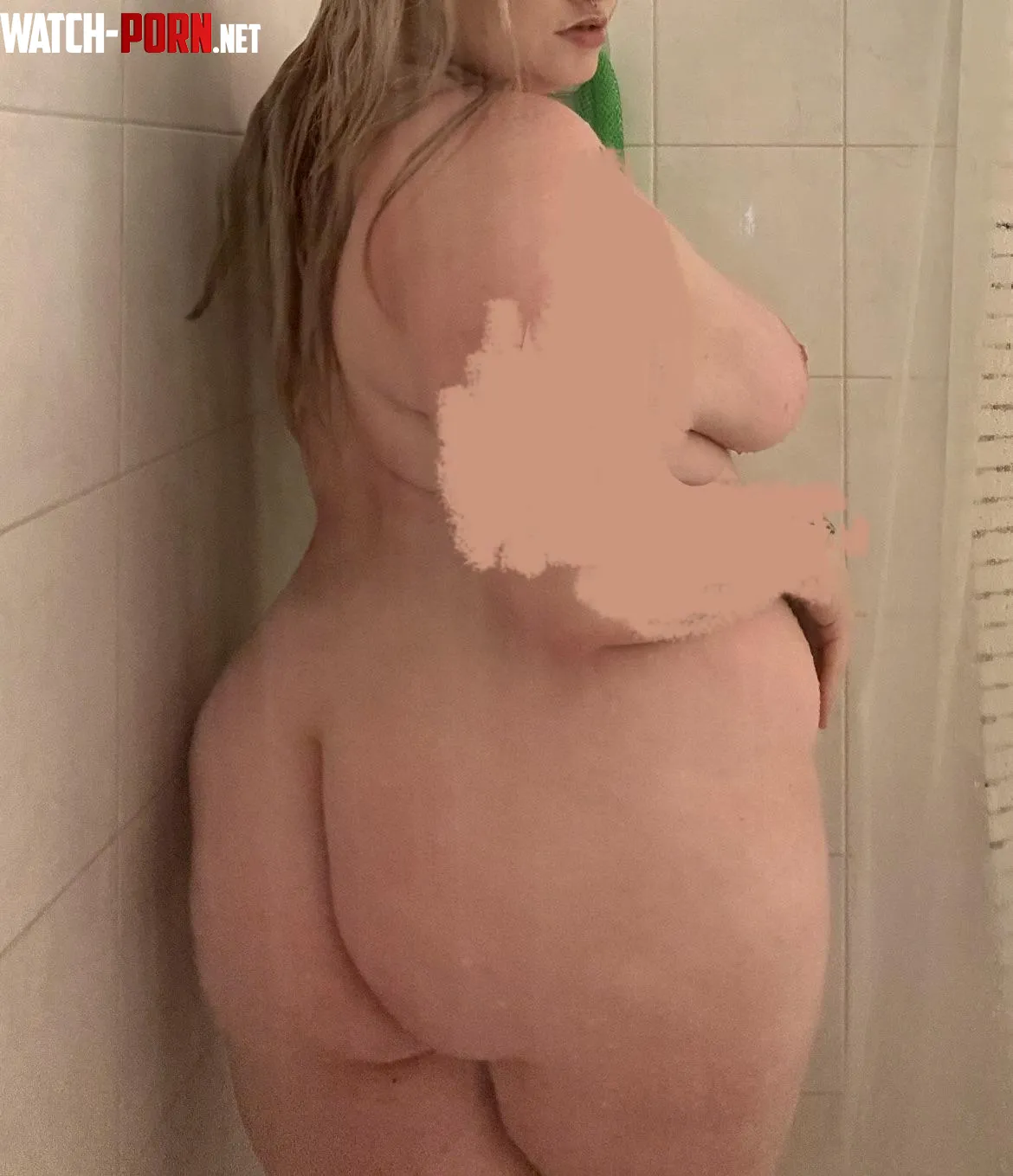 Showing off in the shower  by shutupanalise