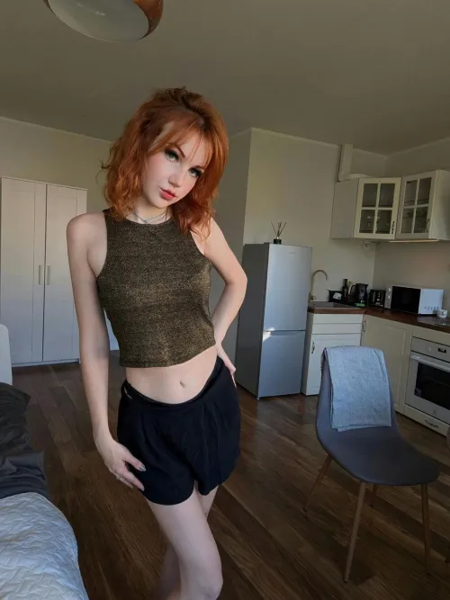Thumbnail OnlyFans101 Dilemma: Feeling Overdressed - Seek Advice
