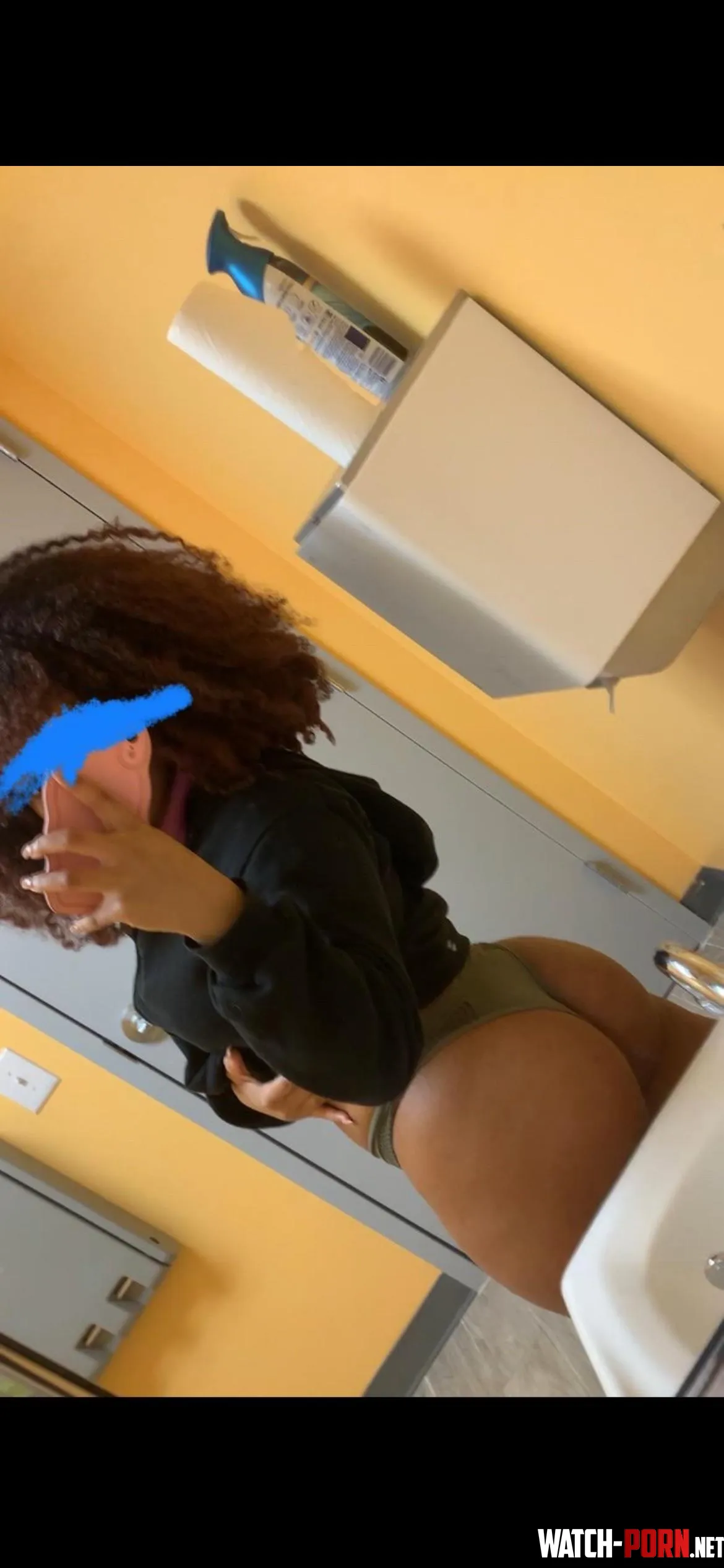 Would you fck me in a public restroom Massa  by ilikesourpatches