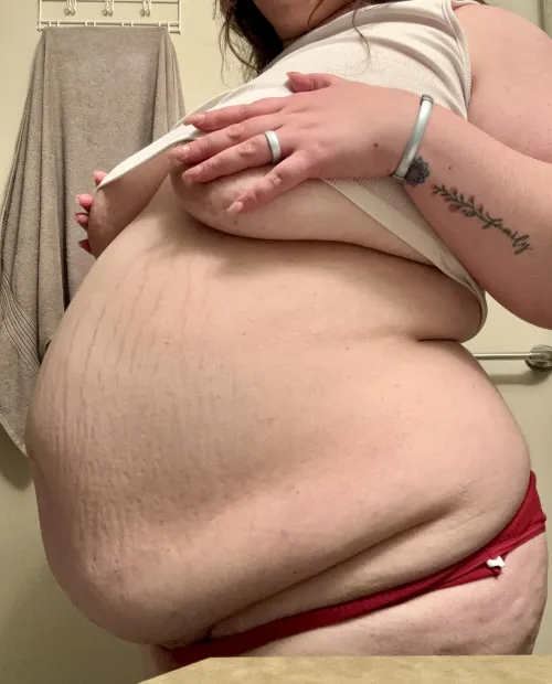 Thumbnail Laura_Fatty's Journey with Fitness and Results in Stuffers