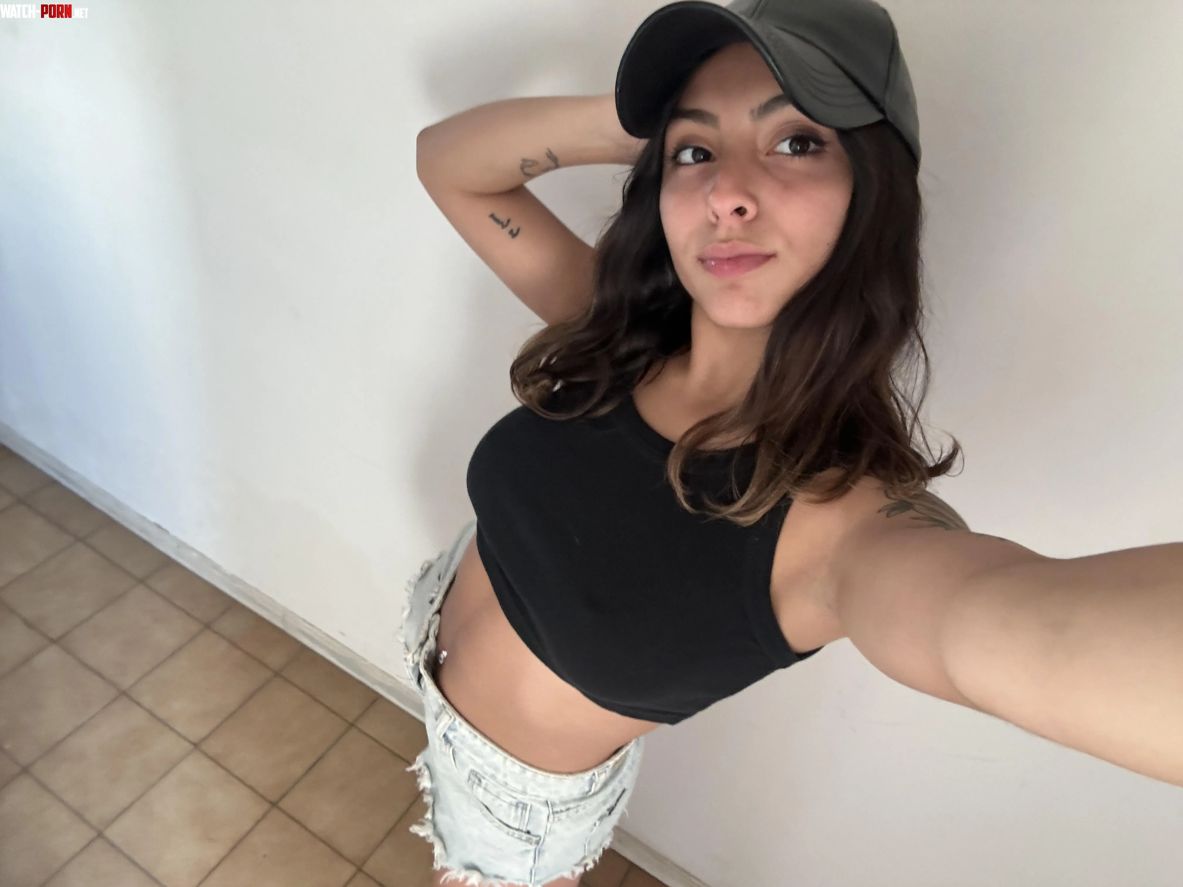 But first let me take a selfie by peachpiebabyyy