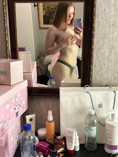Thumbnail MirrorSelfie Exploration: An Intimate Look by rosiexXXrosie