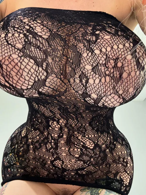 Thumbnail Tease & Please: A Glimpse into BimboFetish