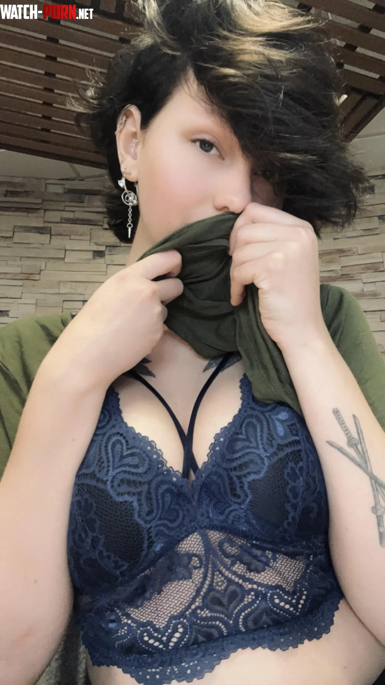 Im shy yet slutty by AlyxIvy