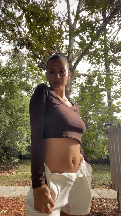 Thumbnail jadasecretss Asks: Is This Crop Top Cute? Join the Croptopgirls Discussion