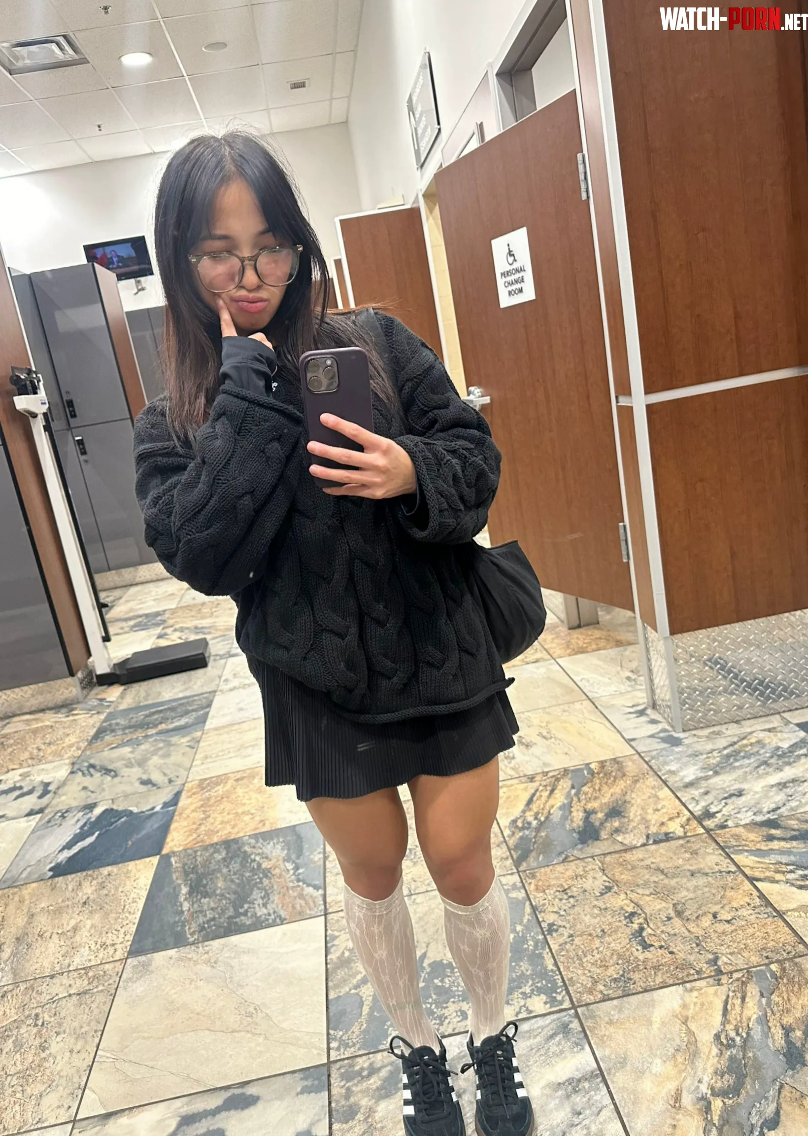 Do you prefer girls wearing glasses by queeniefit