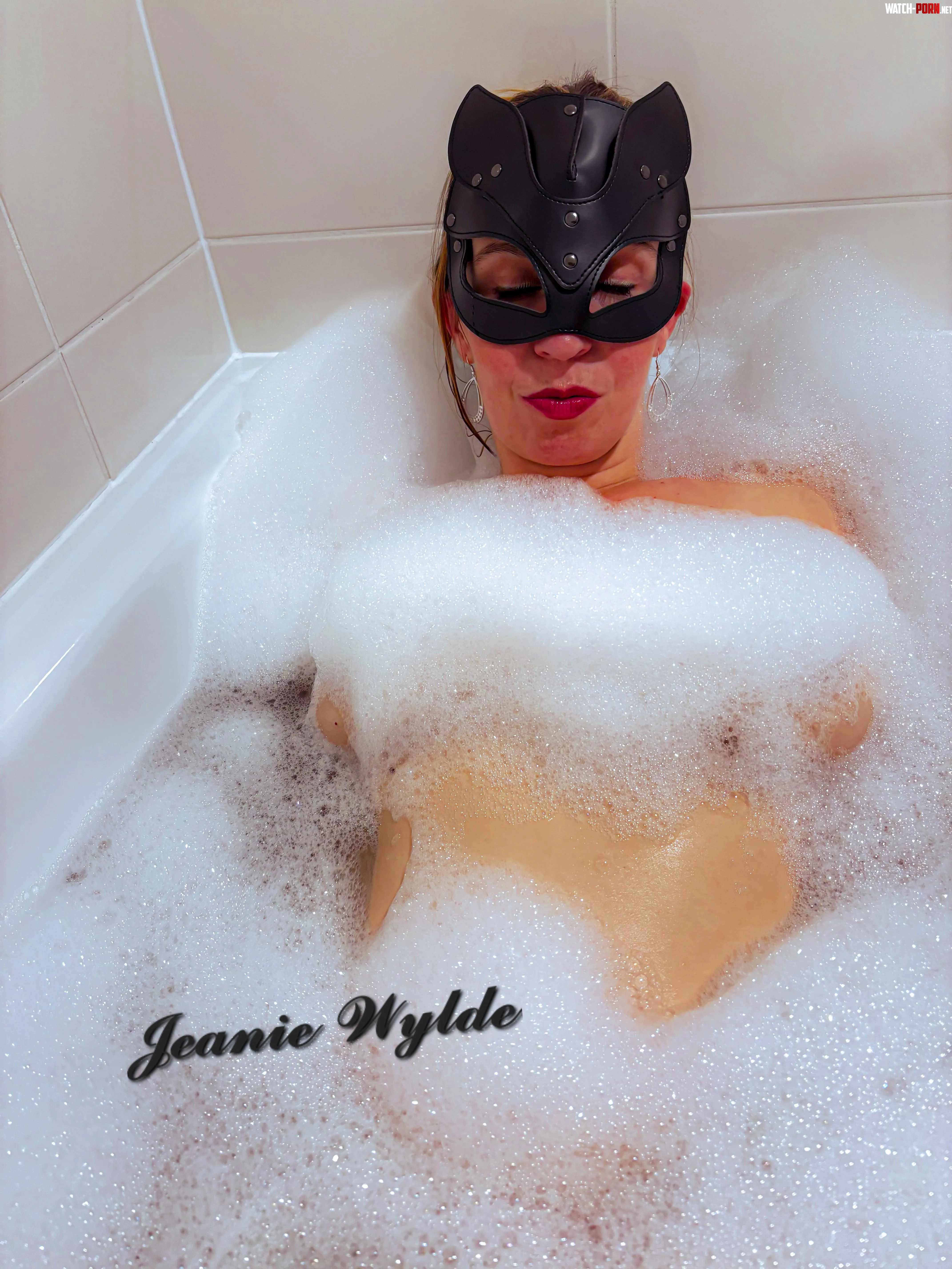 You dont find a sexy woman every day by Jeanie_Wylde