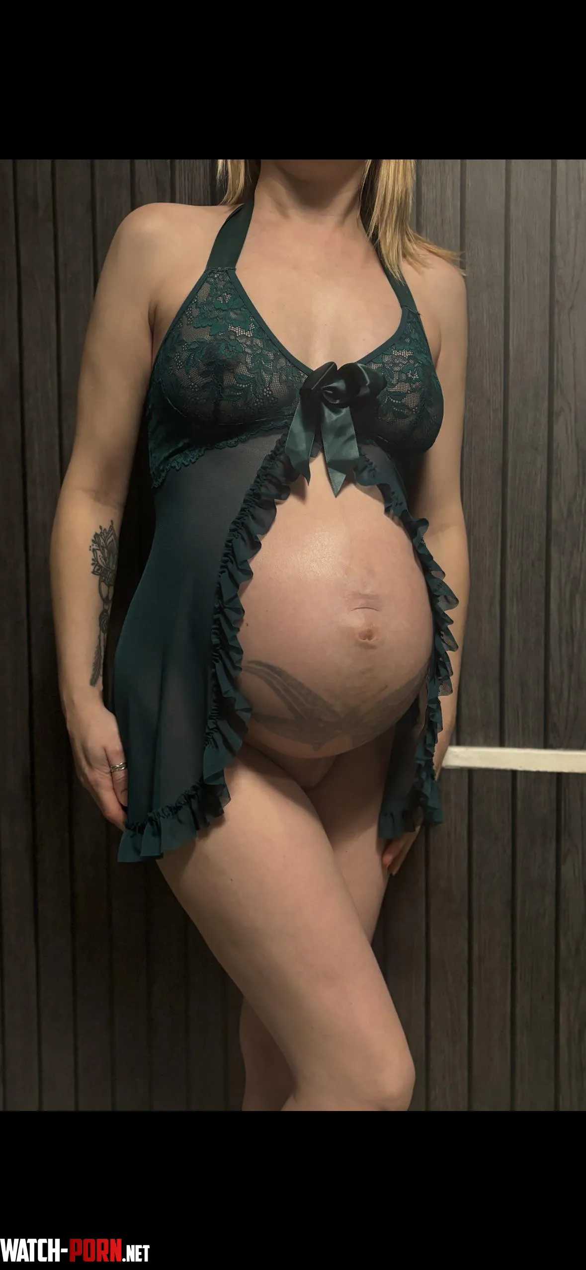 30 weeks pregnant Am I still hot by HankySpanky247