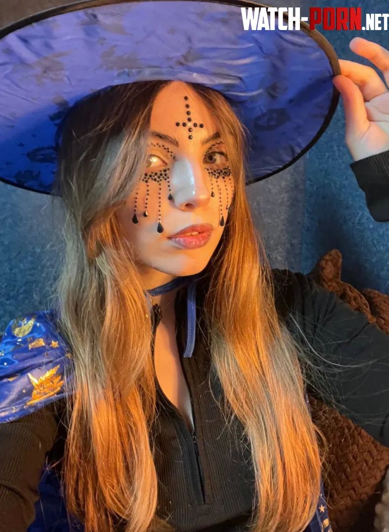 Unleash your imagination about this alluring witch by DerrickQuaye
