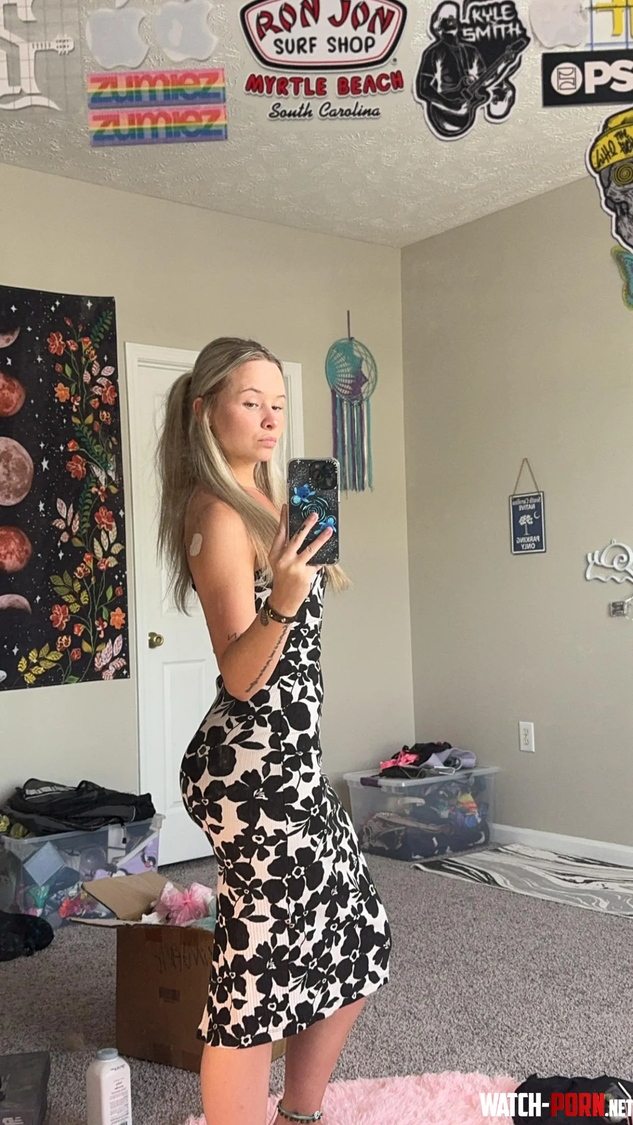 These curvy figure withh make your eyes roll to the back of your head in bed by wildcutiexo