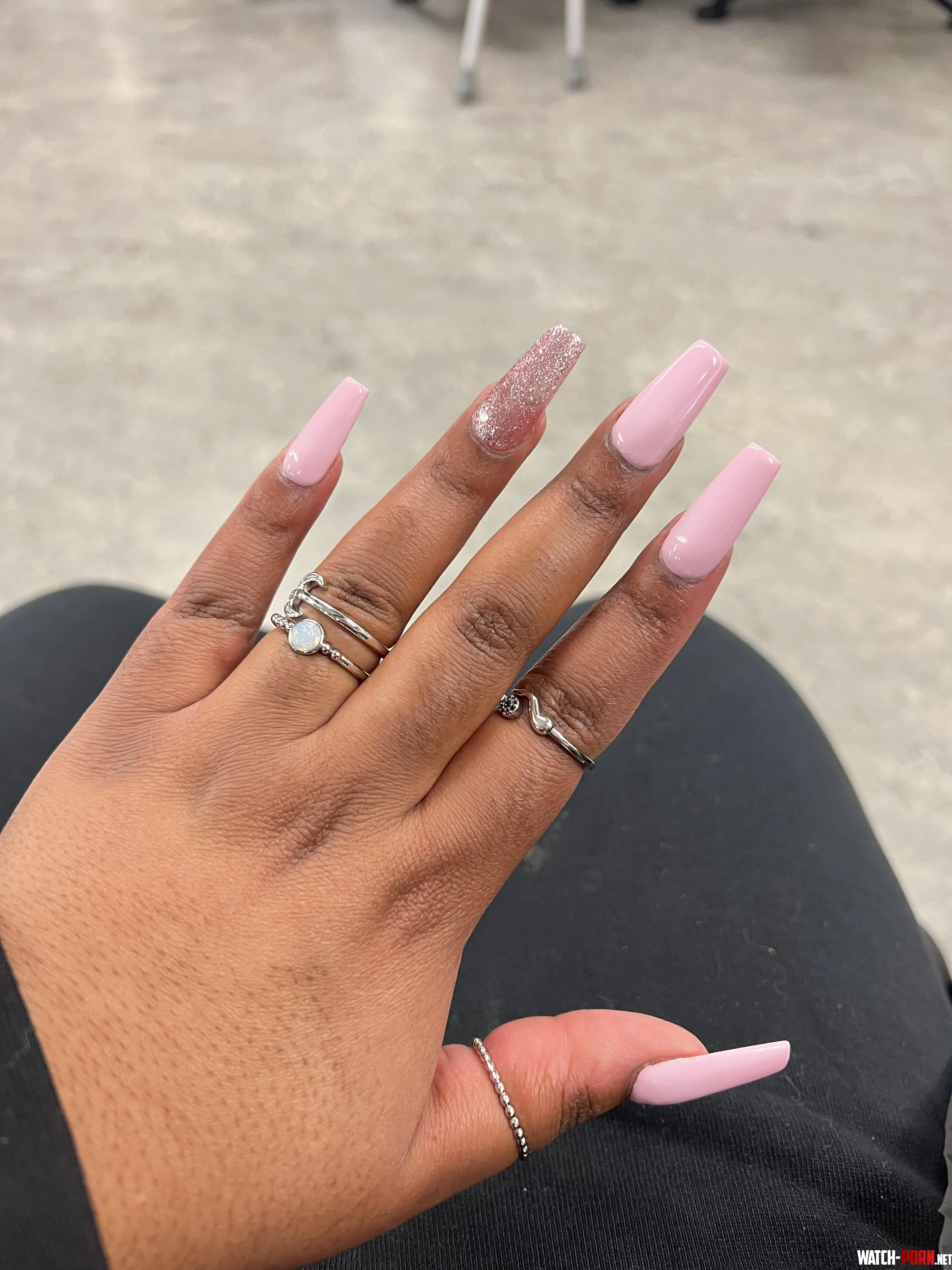 Worship my hands  by Goddesslottieee