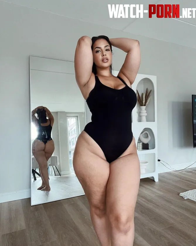 I think people have forgotten what natural bodies look like by MoroccanZina
