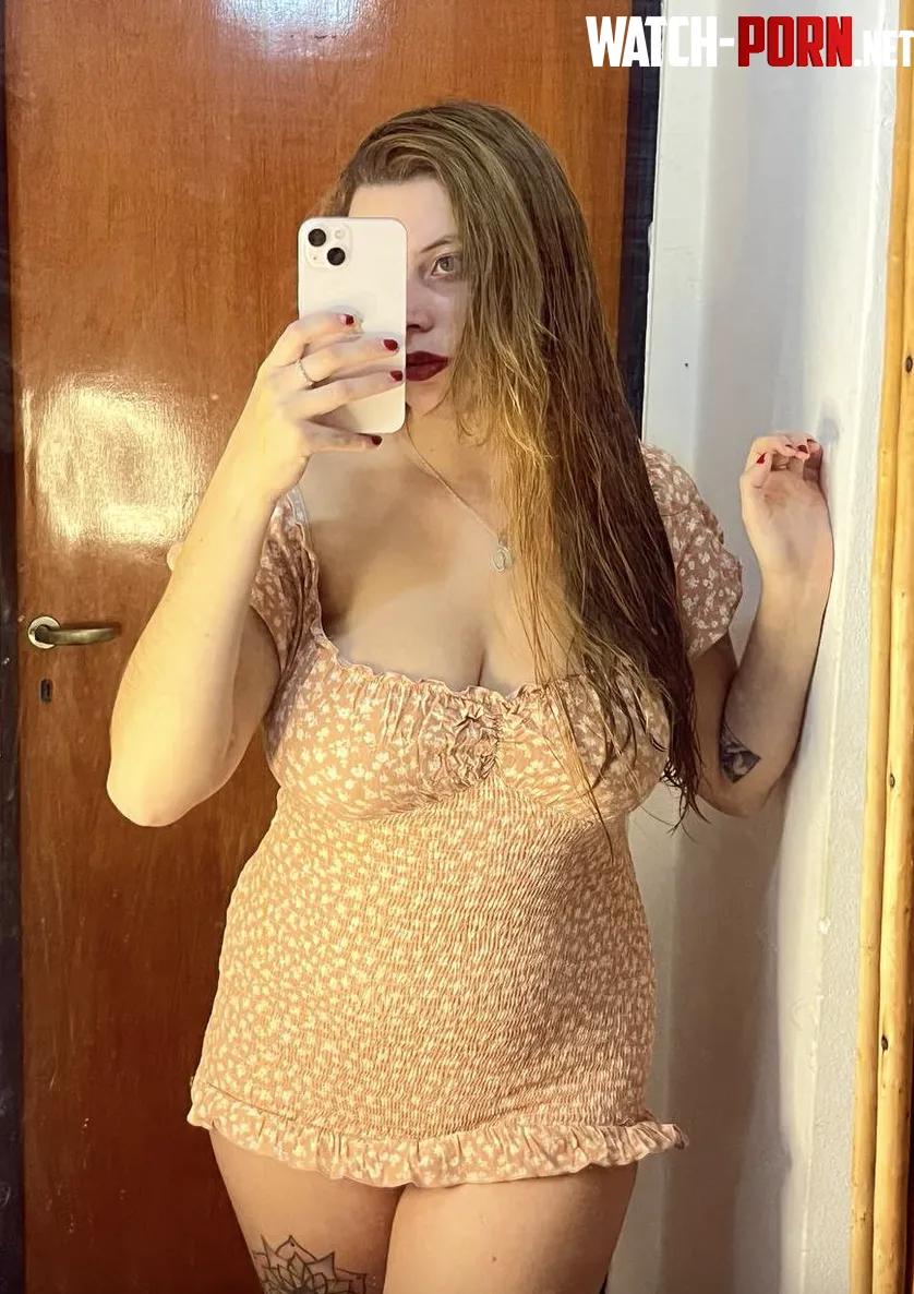 chubby girl in tight dress by Dreamybabez