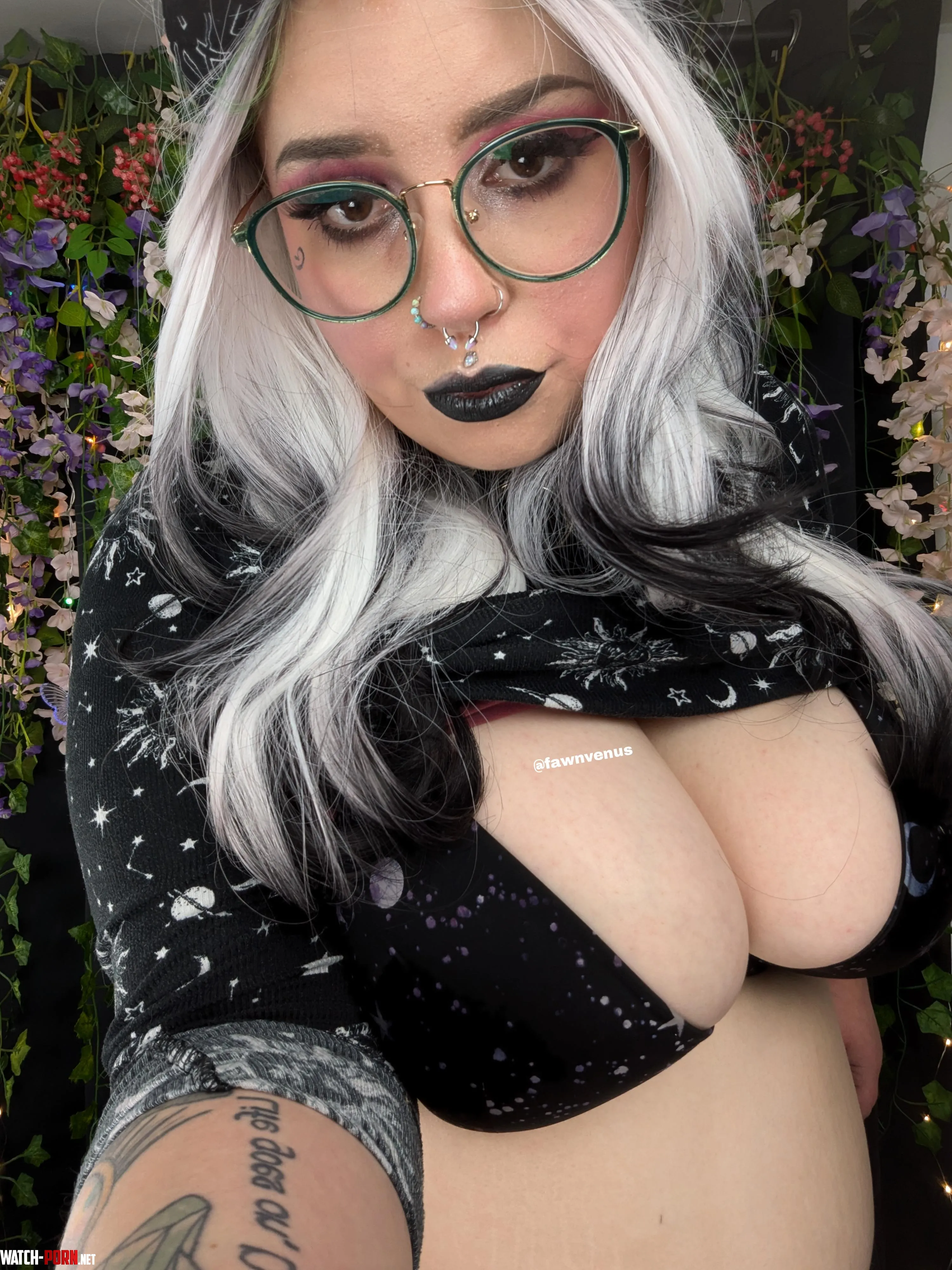 Girlfriend application Goth thick gamer busty and sweet as heck by fawnvenus