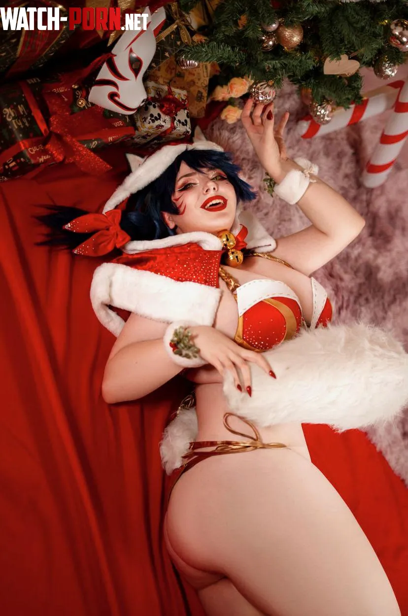Christmas Ahri cosplay by kuroitsune  by Kuroxkitsune