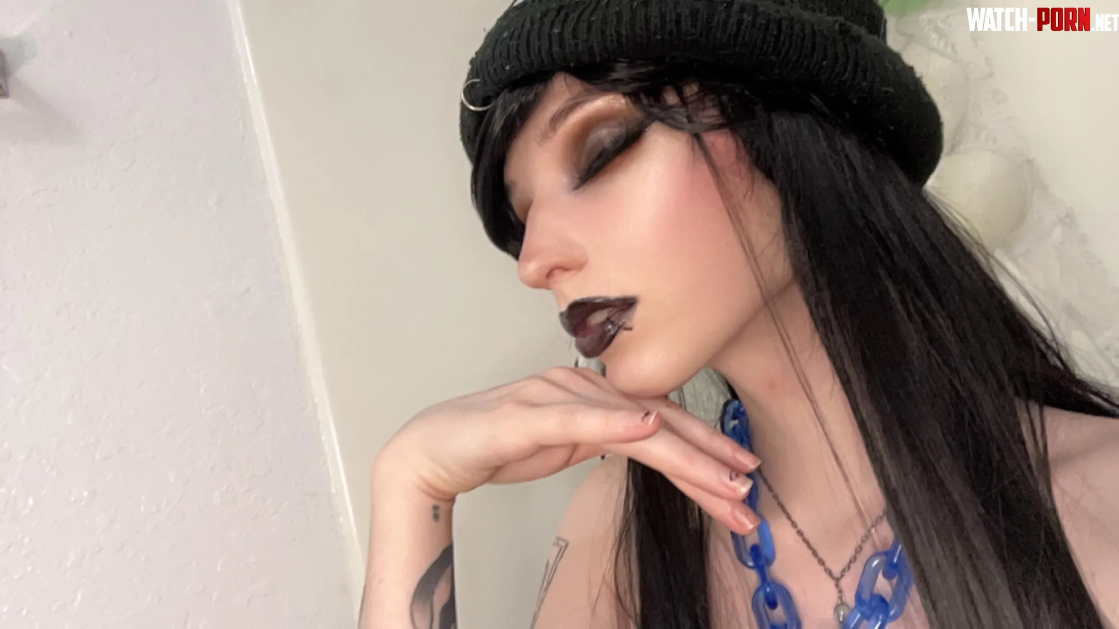 Goddess side profile  by yourstoner
