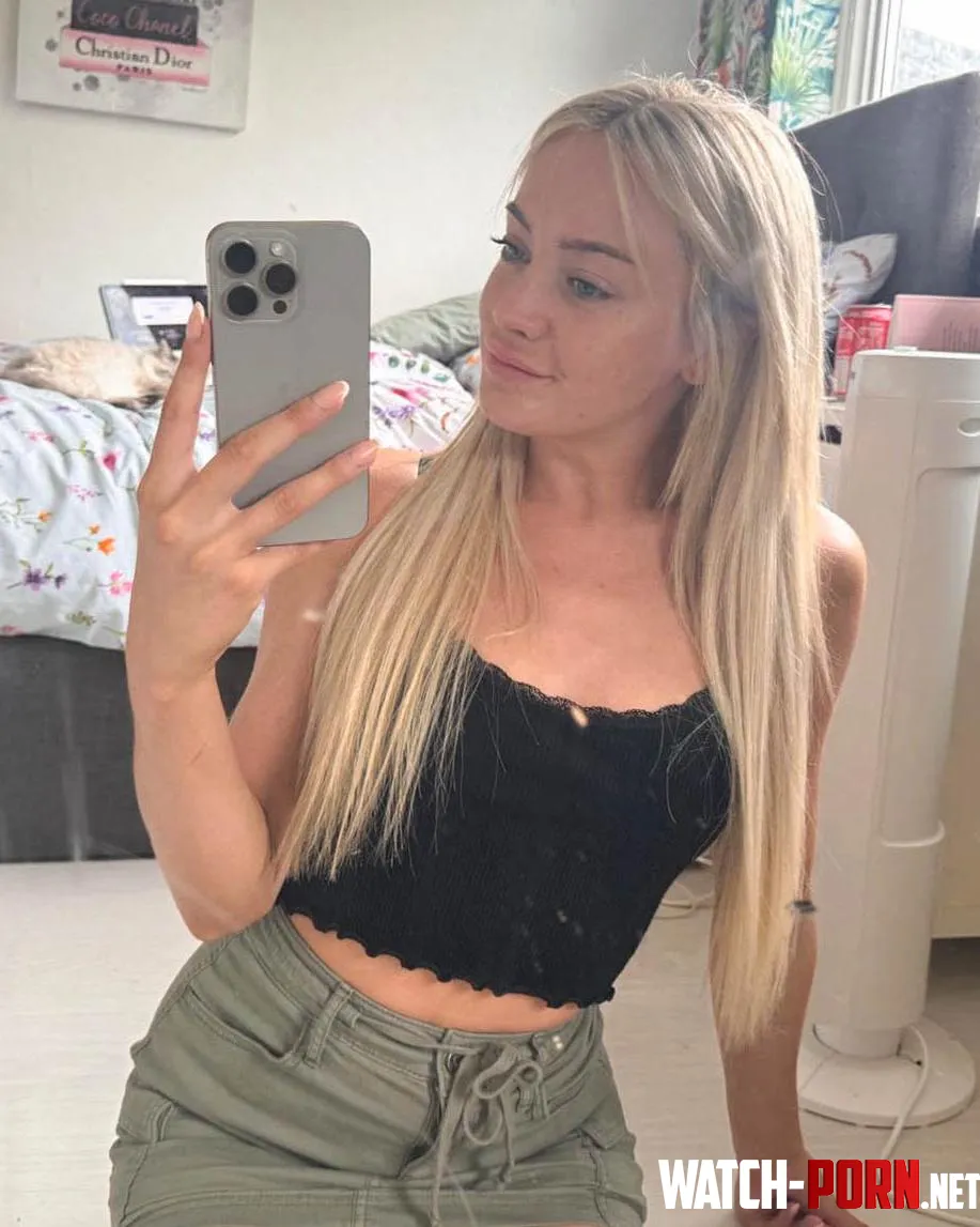 Its a lovely day to wear croptop by Scarletteee1