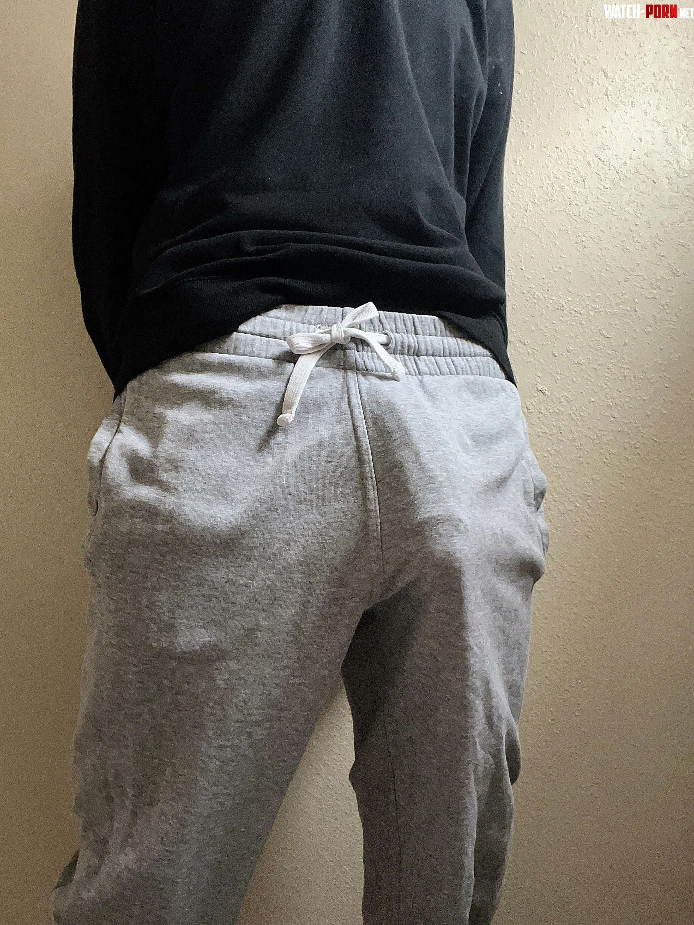 Gray sweats to the gym by Jakzum