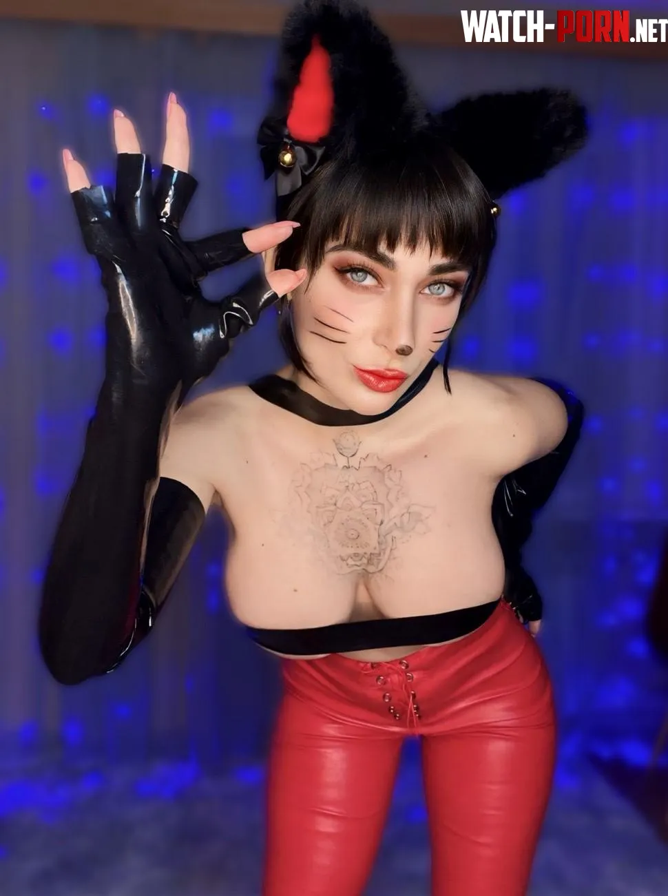 My body wrapped in leather is all yours to admire by 2hott2btrue