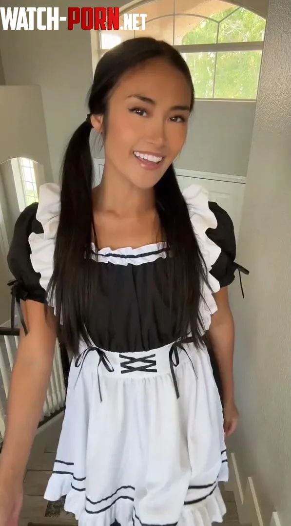 I think you need a pretty maid by sunshinemaidxo