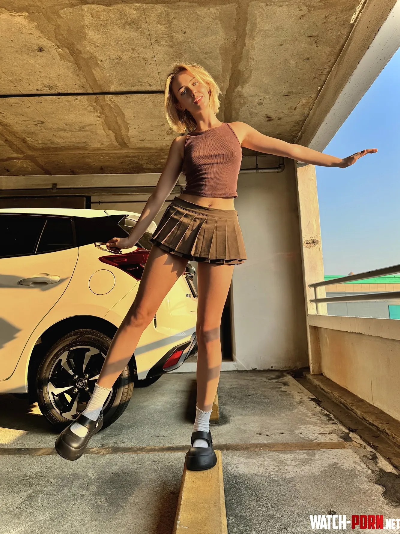 How do you like my outfit by stararavivacious