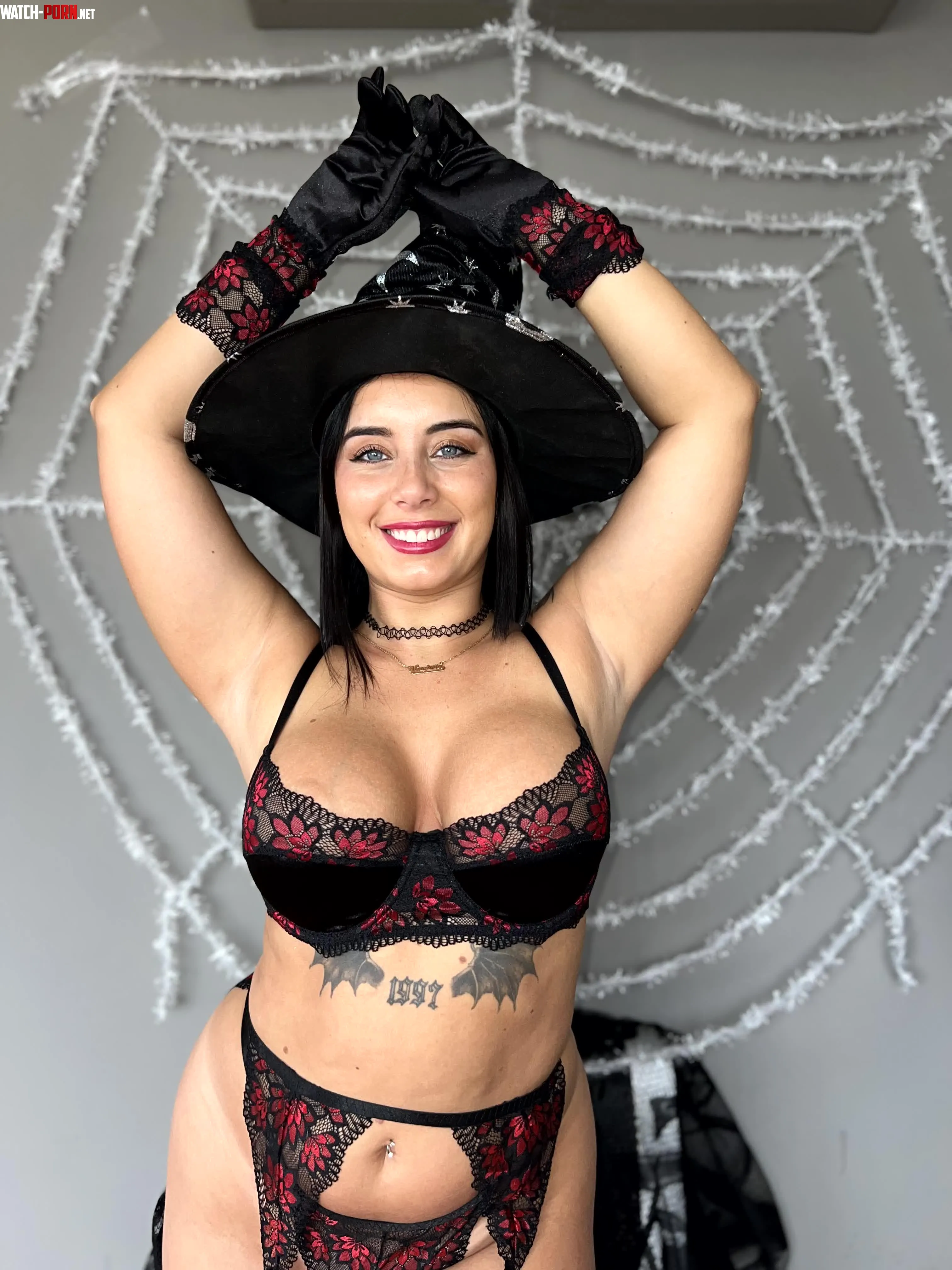 Come closer and smell my armpits by PreciousLittleKitten